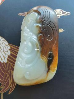 三个颜色的籽料和田玉不多见吧
